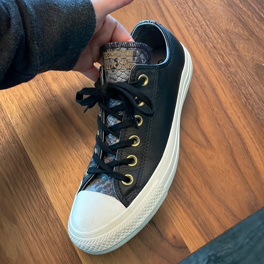 Converse Leather Sneaker